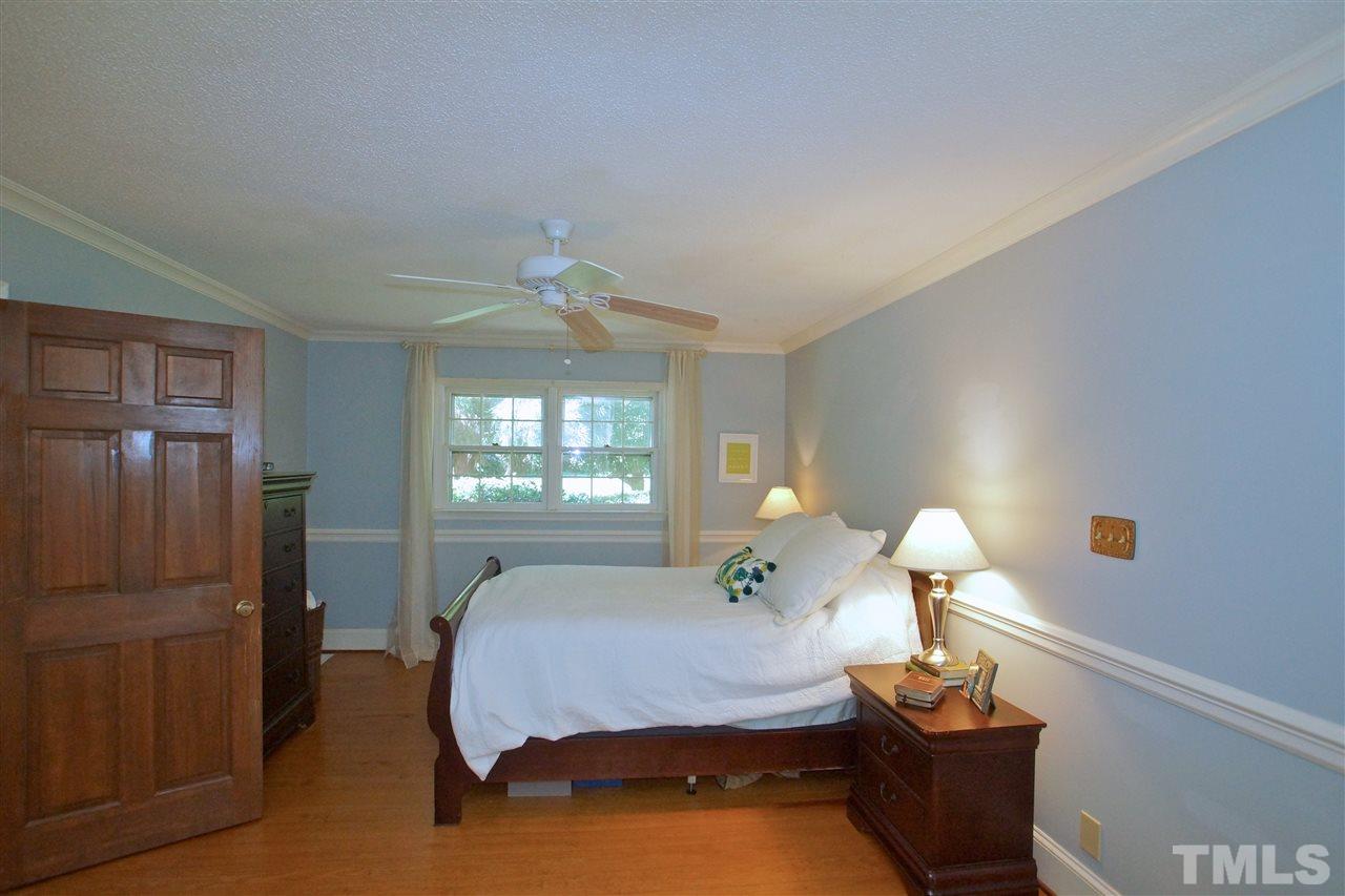 8012 Hollander Place Raleigh, NC 27606 - Photo 13 of 25 Gallery Image 13
