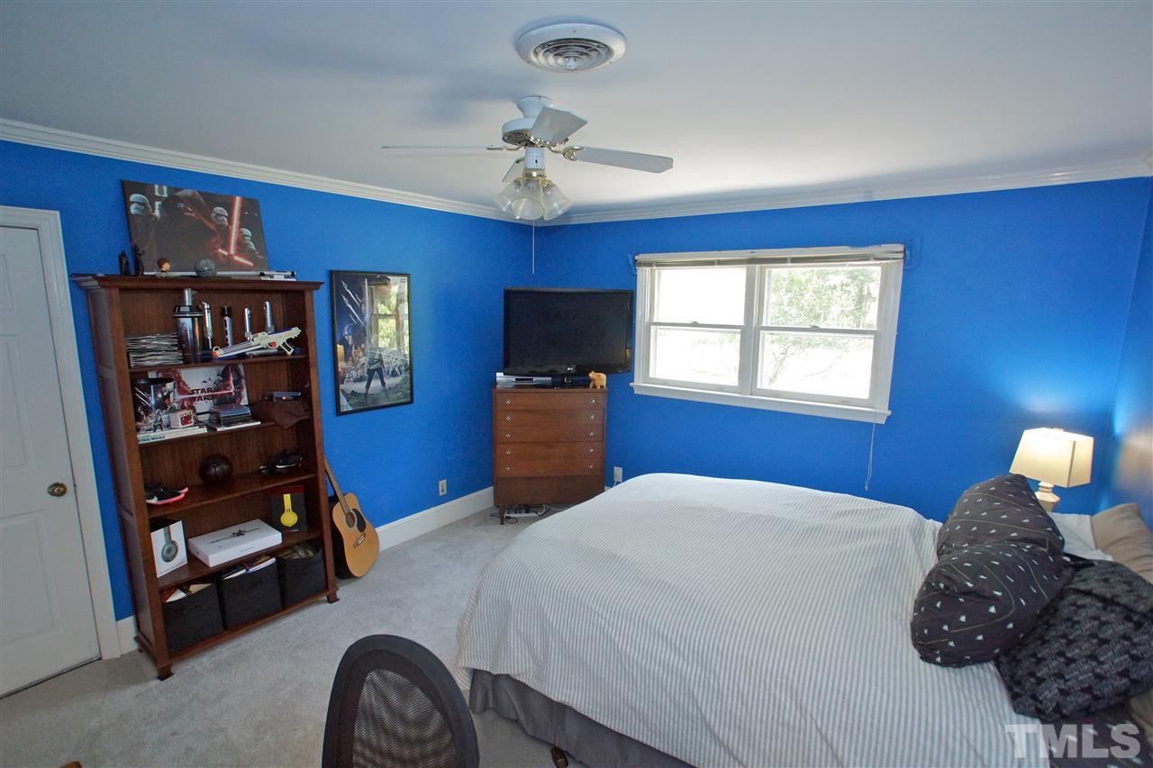 8012 Hollander Place Raleigh, NC 27606 - Photo 14 of 25 Gallery Image 14