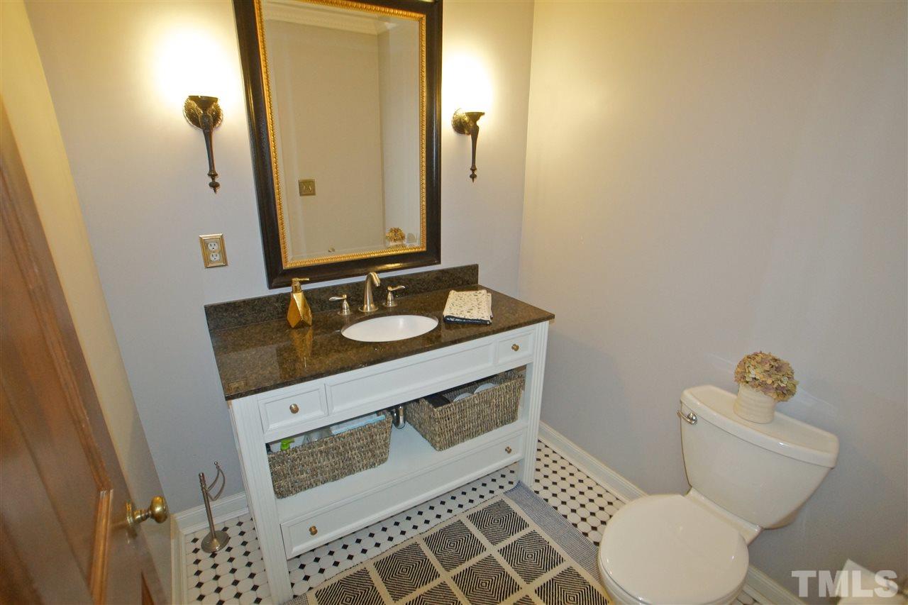 8012 Hollander Place Raleigh, NC 27606 - Photo 15 of 25 Gallery Image 15