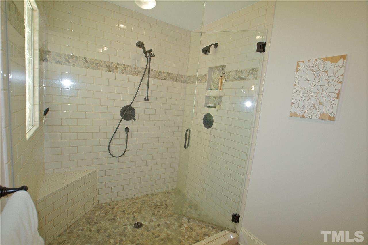 8012 Hollander Place Raleigh, NC 27606 - Photo 17 of 25 Gallery Image 17