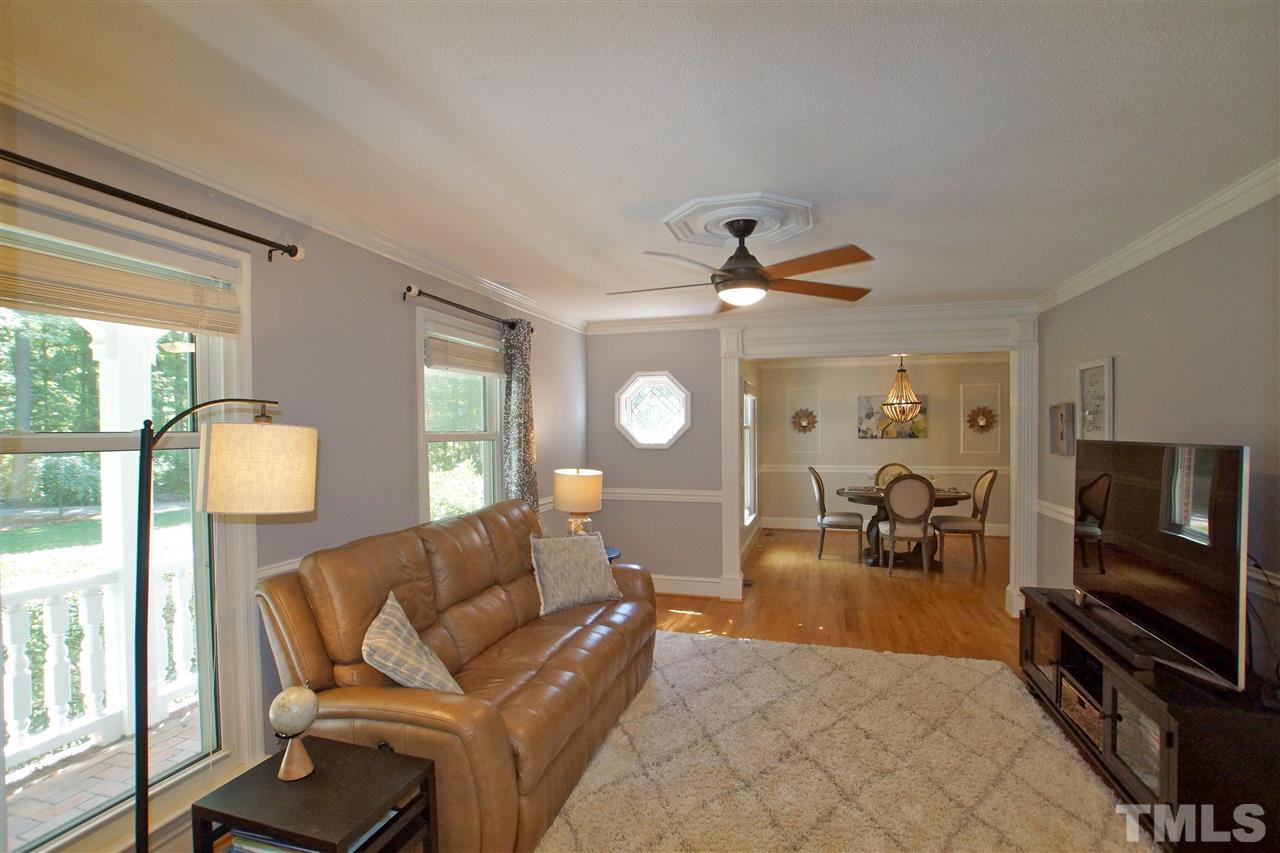 8012 Hollander Place Raleigh, NC 27606 - Photo 4 of 25 Gallery Image 4