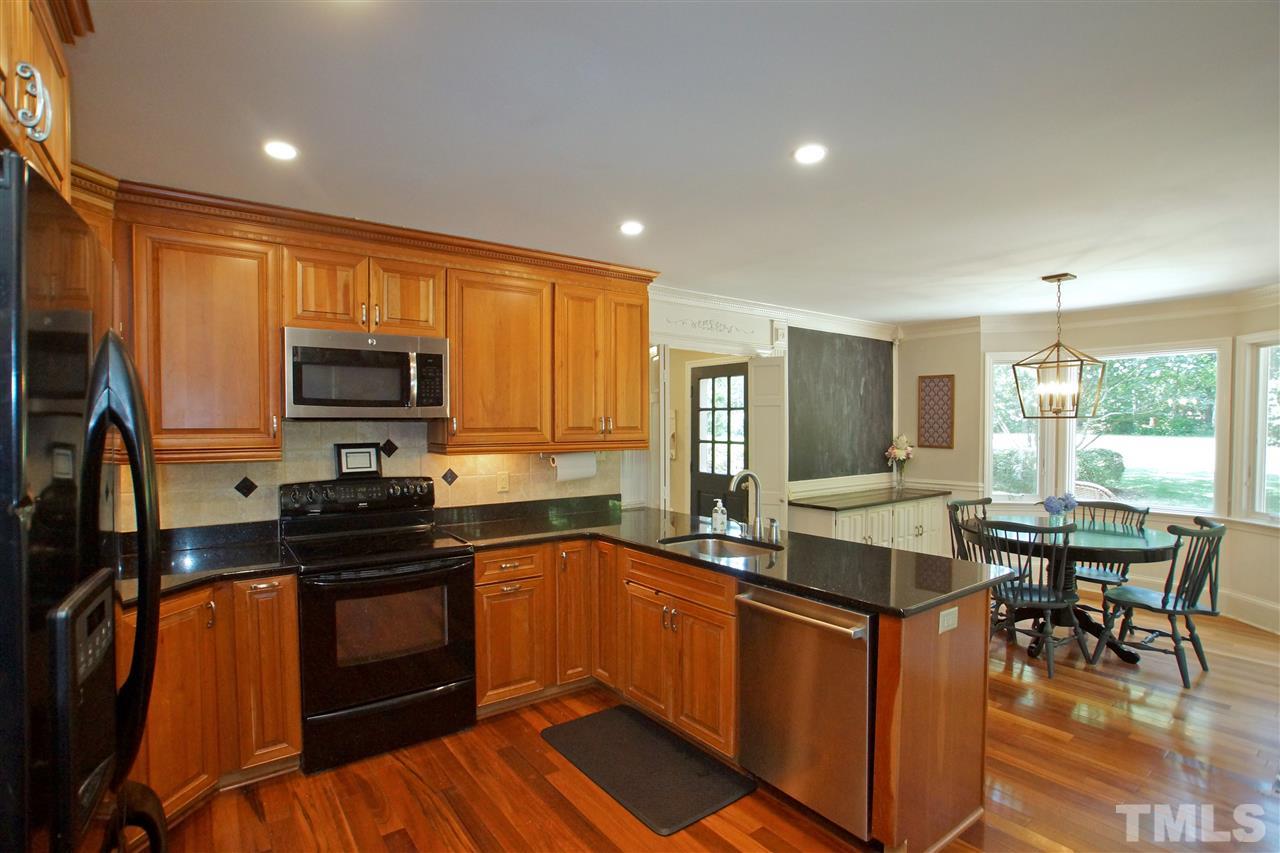 8012 Hollander Place Raleigh, NC 27606 - Photo 8 of 25 Gallery Image 8