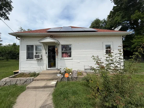 $49,900 | 112 South Marion Street, Sandoval, IL 62882