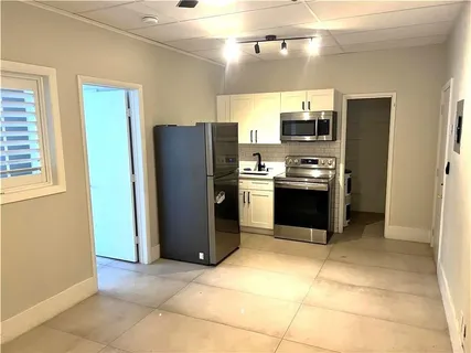$1,750 | 1541 Cordova Road, Unit 205, Fort Lauderdale, FL 33316