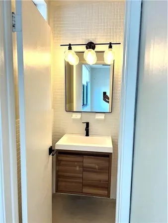 $1,750 | 1541 Cordova Road, Unit 205, Fort Lauderdale, FL 33316