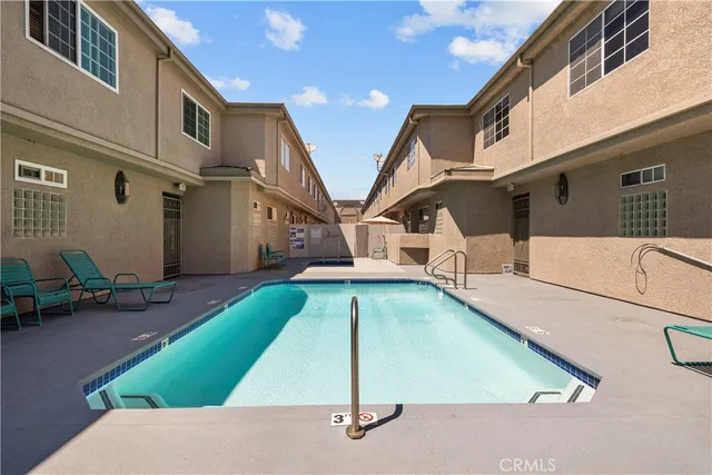 $592,000 | 18347 Saticoy Street, Unit 24, Reseda, CA 91335