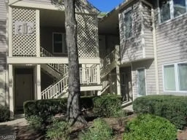 $2,100 | 23 Troon Terrace, Unit 23, Annandale, NJ 08801