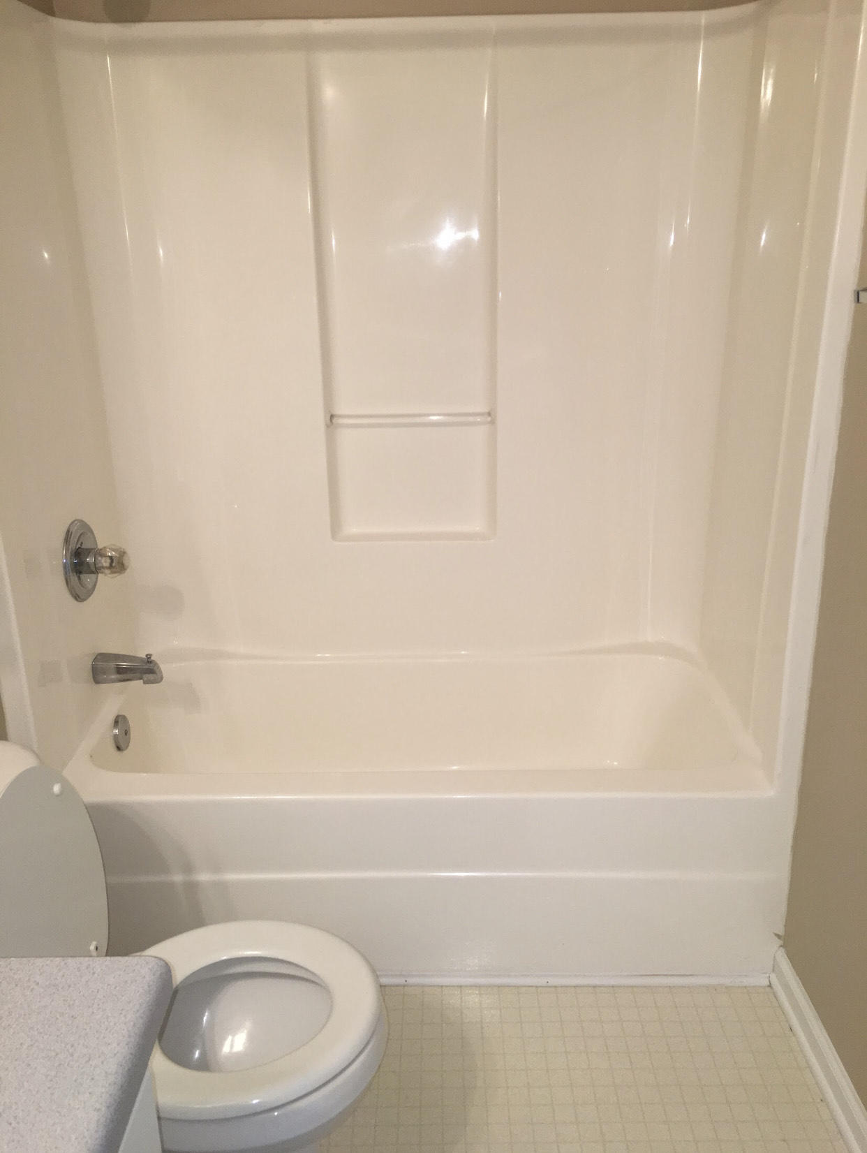 506 Keystone Road Mary Esther, FL 32569 - Photo 8 of 17 a bathroom with a toilet and a bath tub
