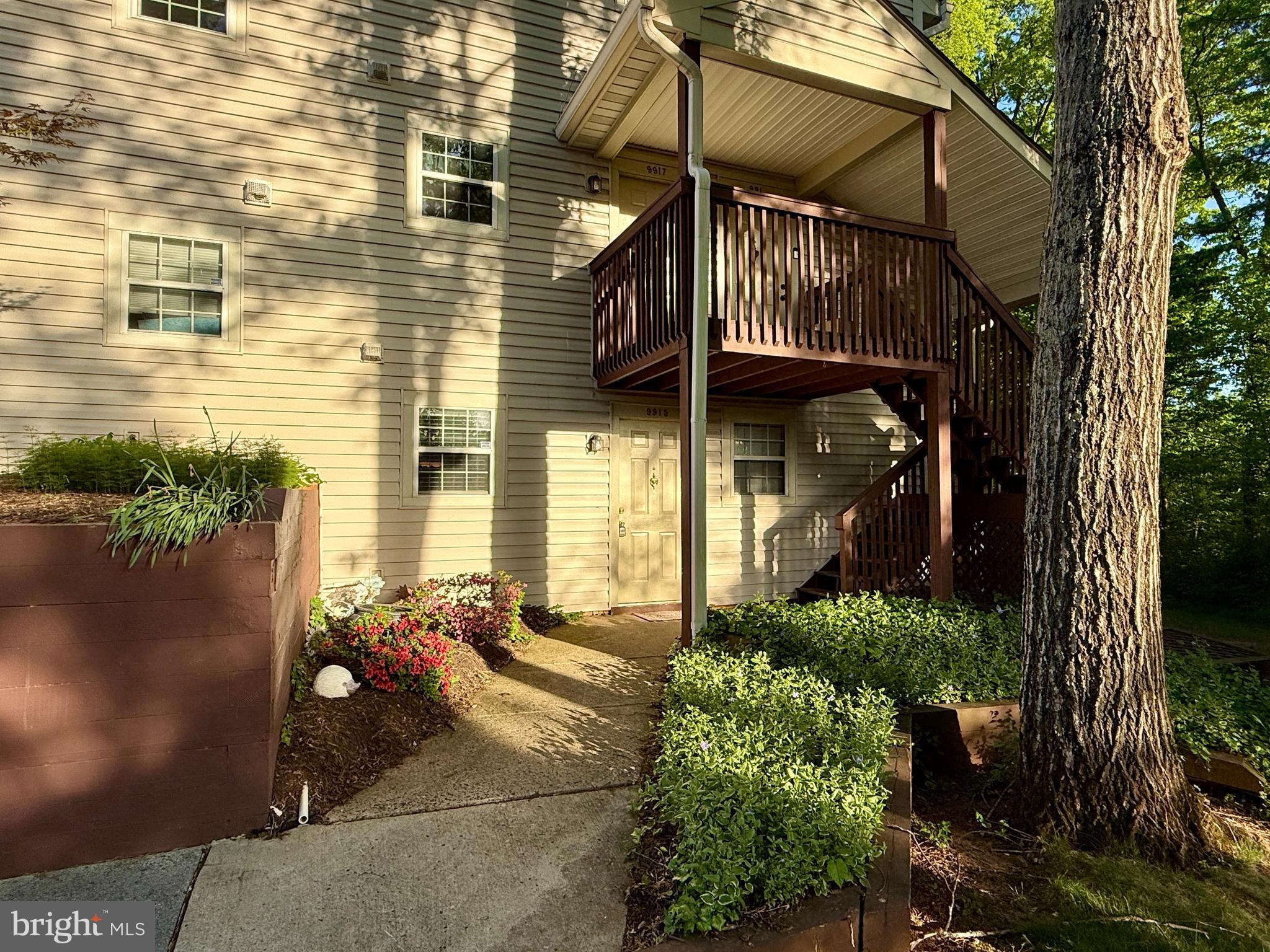 9915 Sugarwood Court Manassas, VA 20110 - Photo 2 of 14
