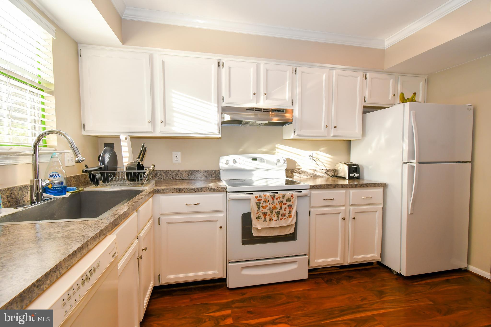 9915 Sugarwood Court Manassas, VA 20110 - Photo 3 of 14
