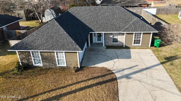 $1,850 | 6636 Oakbrook Drive, Ocean Springs, MS 39564