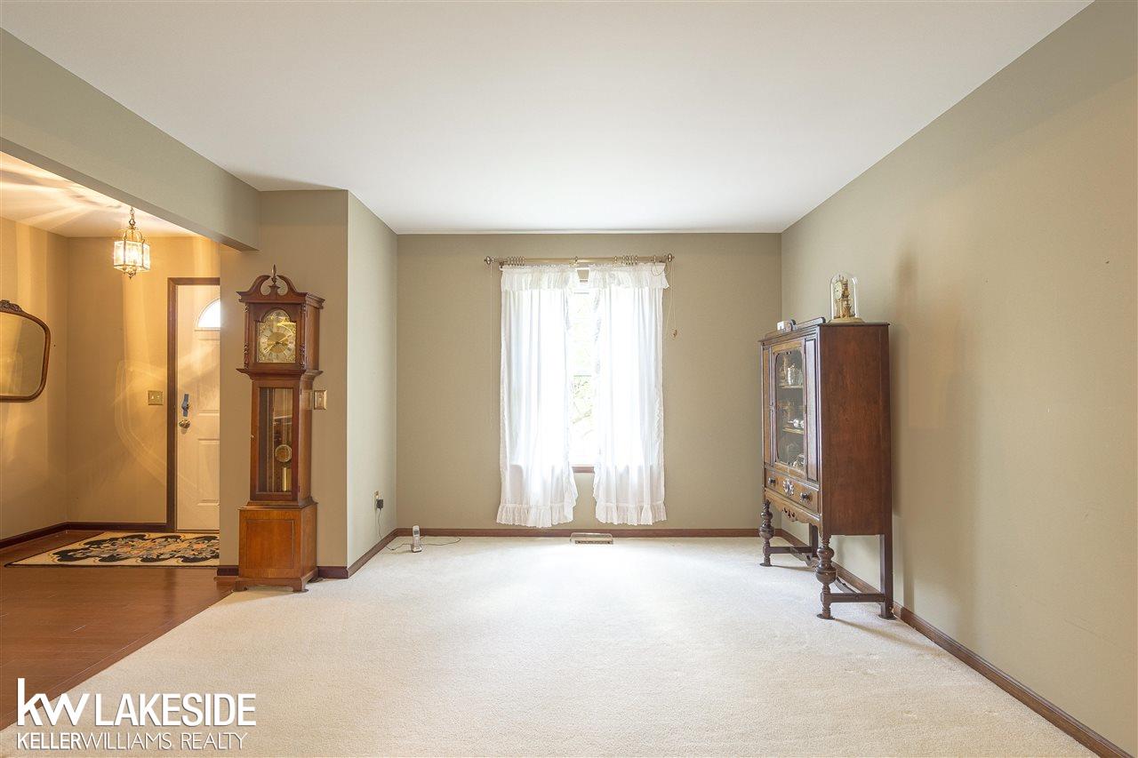 1438 Deerhurst Lane Rochester, MI 48307 - Photo 10 of 56 50084908-11.JPG