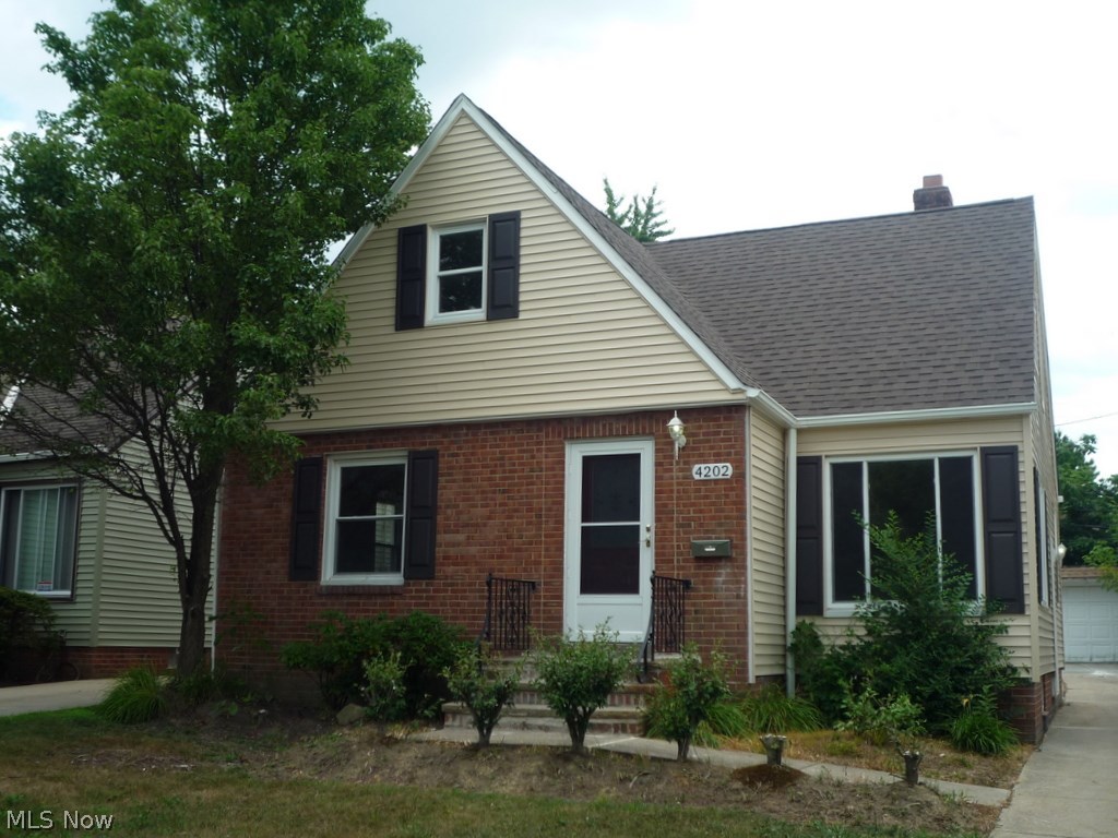 4202 Verona Road Cleveland, OH 44121 - Photo 1 of 16