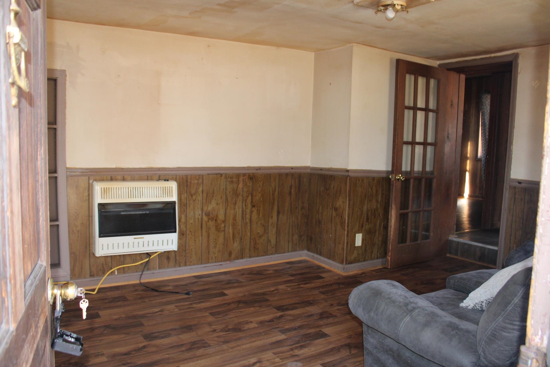 146 Center Street Ripley, TN 38063 - Photo 4 of 18 a living room with furniture and a window