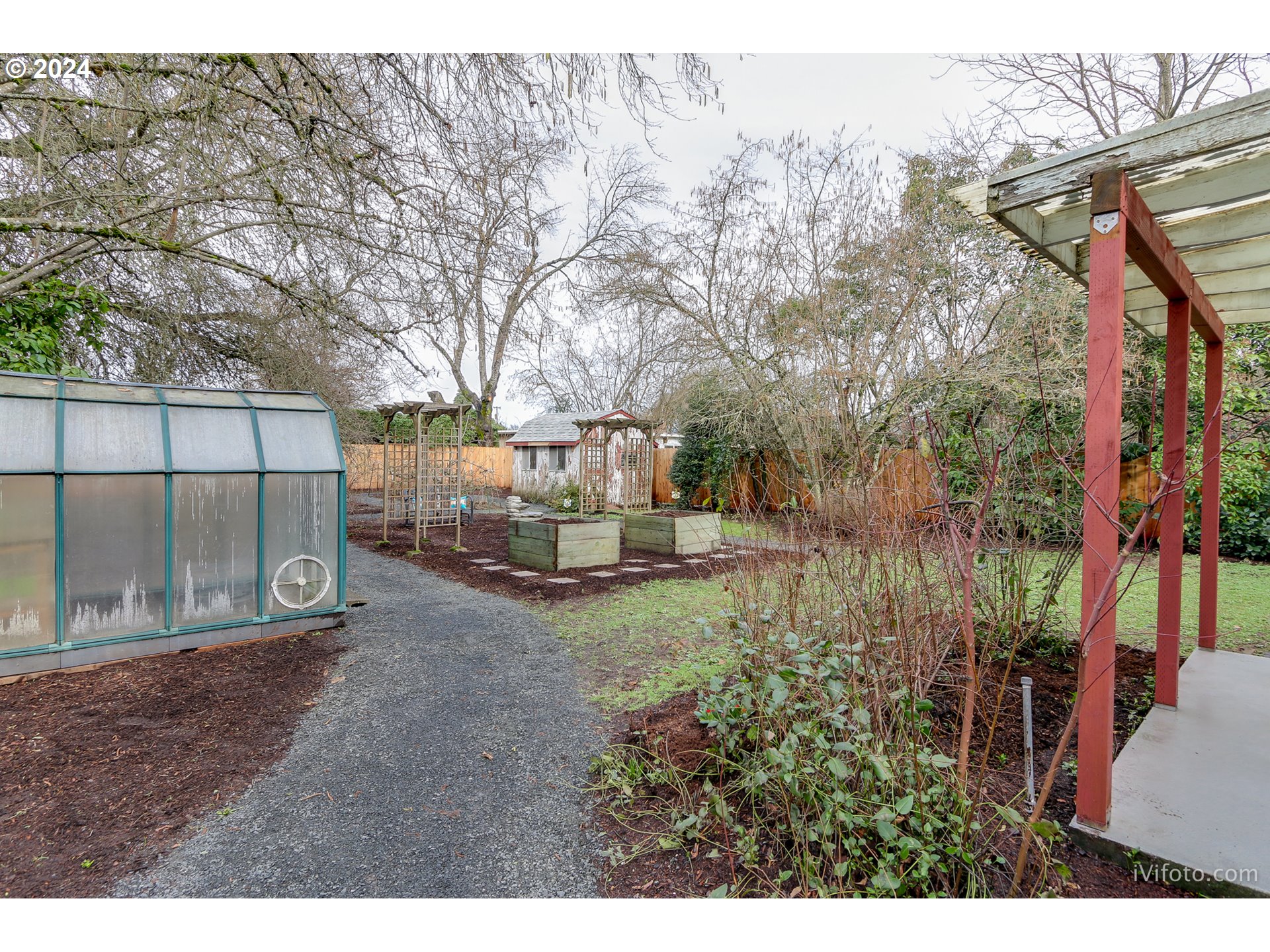 671 Irving Road Eugene, OR 97404 - Photo 16 of 21 Backyard