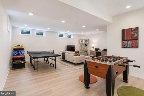 $2,100,000 | 5601 Vernon Place, Bethesda, MD 20817