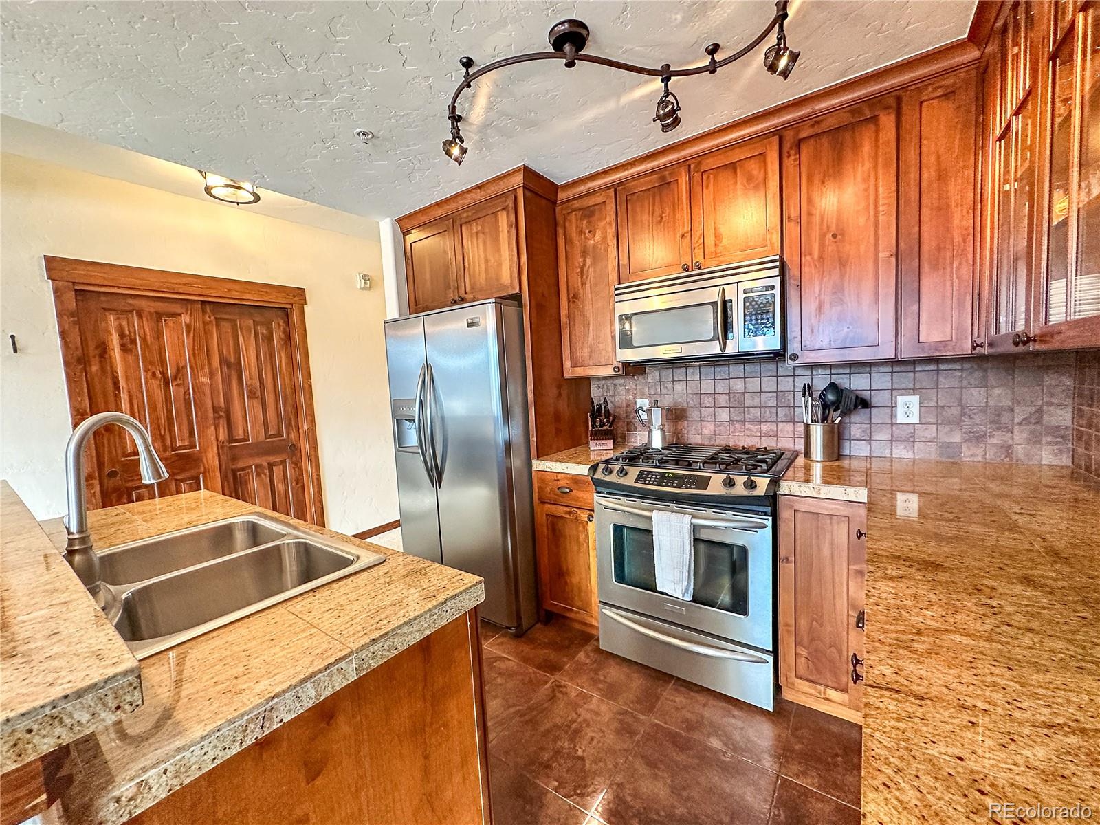 39 Cozens Pointe Circle, Unit B202 Fraser, CO 80442 - Photo 6 of 35