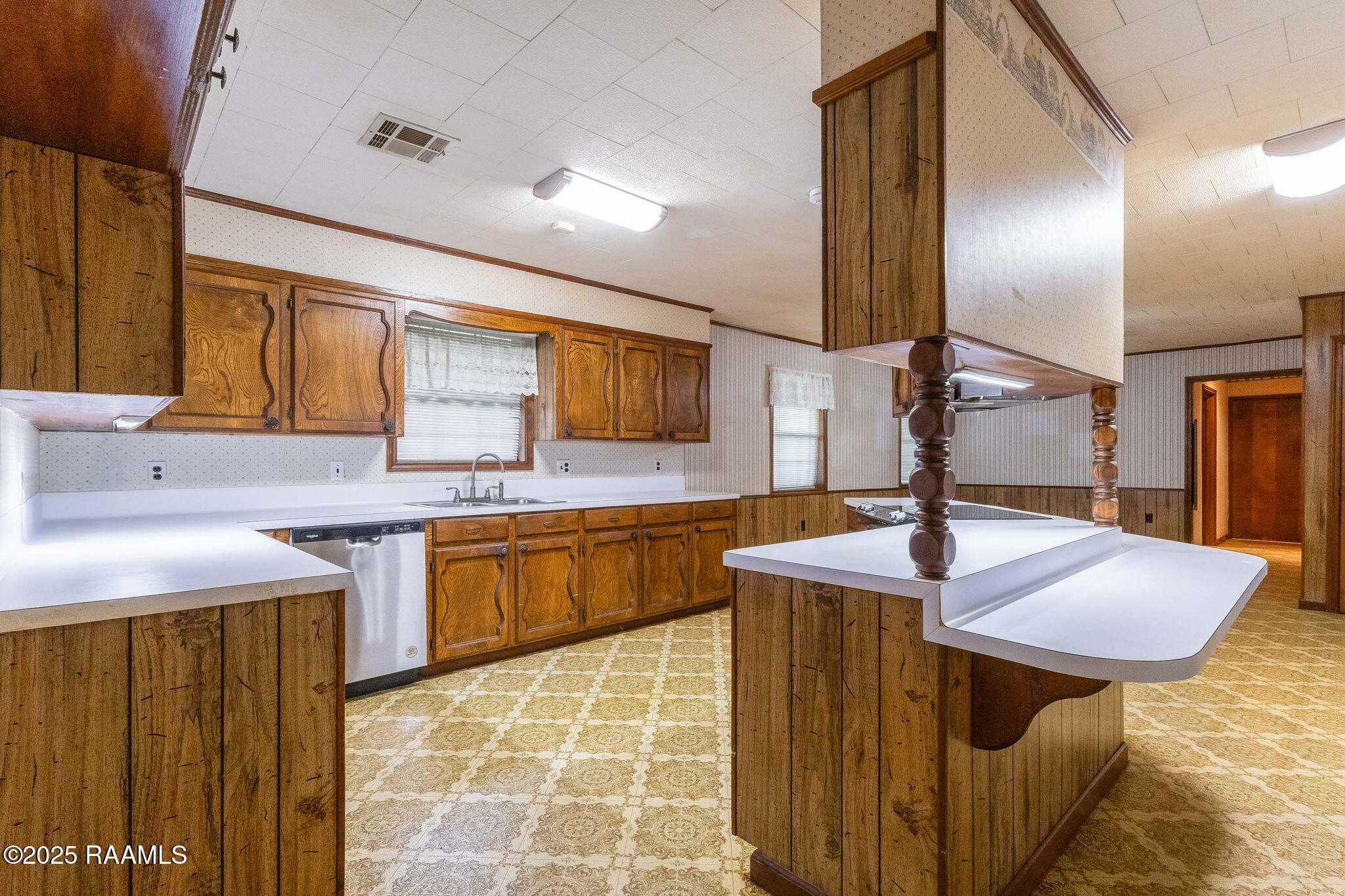 128 Crestview Drive Opelousas, LA 70570 - Photo 4 of 27 16-web-or-mls-128 crestview-16