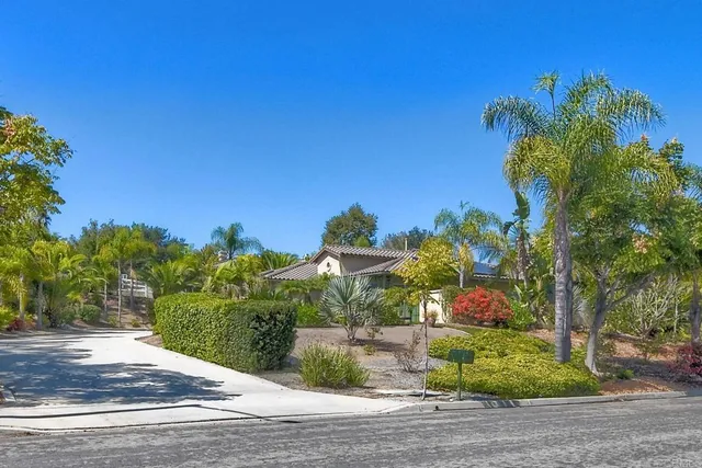 $1,290,000 | 1701 Hilo Drive, Vista, CA 92081