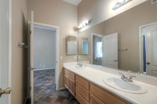 $1,290,000 | 1701 Hilo Drive, Vista, CA 92081