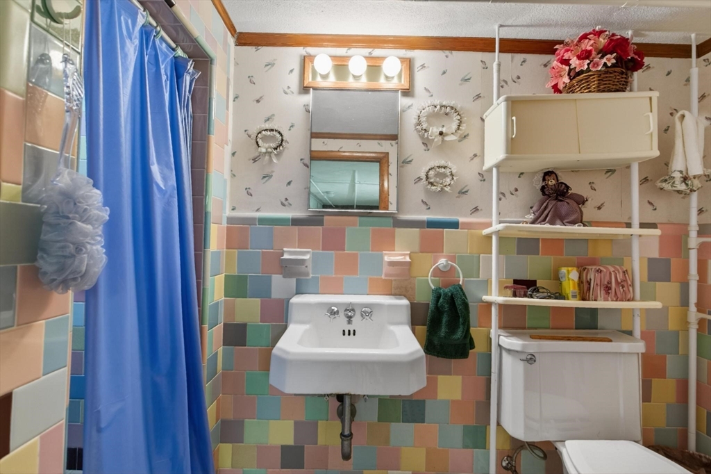 18 Williams Road Lynnfield, MA 01940 - Photo 26 of 40