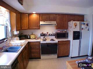 231 Deer Run Road Kutztown, PA 19530 - Photo 3 of 5 Gallery Image 3