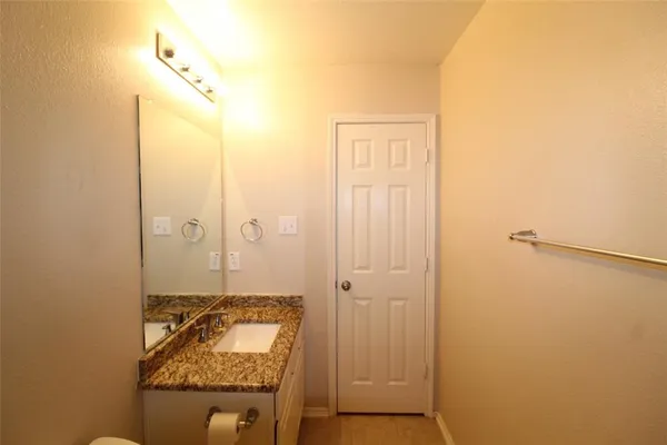 $2,450 | 209 Clydesdale Street, Waxahachie, TX 75165