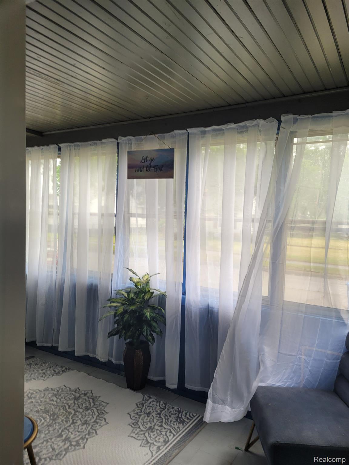 1986 Rome Avenue Warren, MI 48091 - Photo 2 of 29 Enclosed Sitting Porch View 1