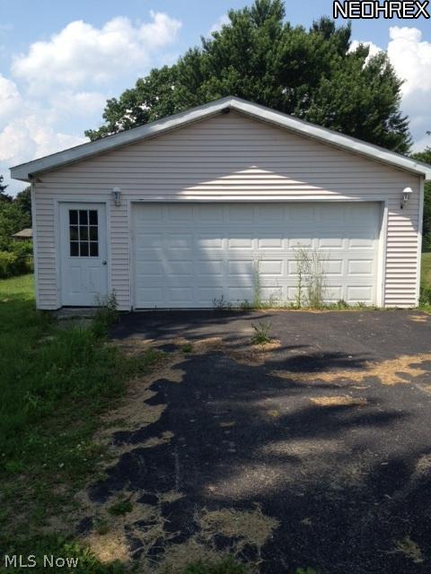 2816 Center Road Youngstown, OH 44514 - Photo 2 of 4 Gallery Image 2