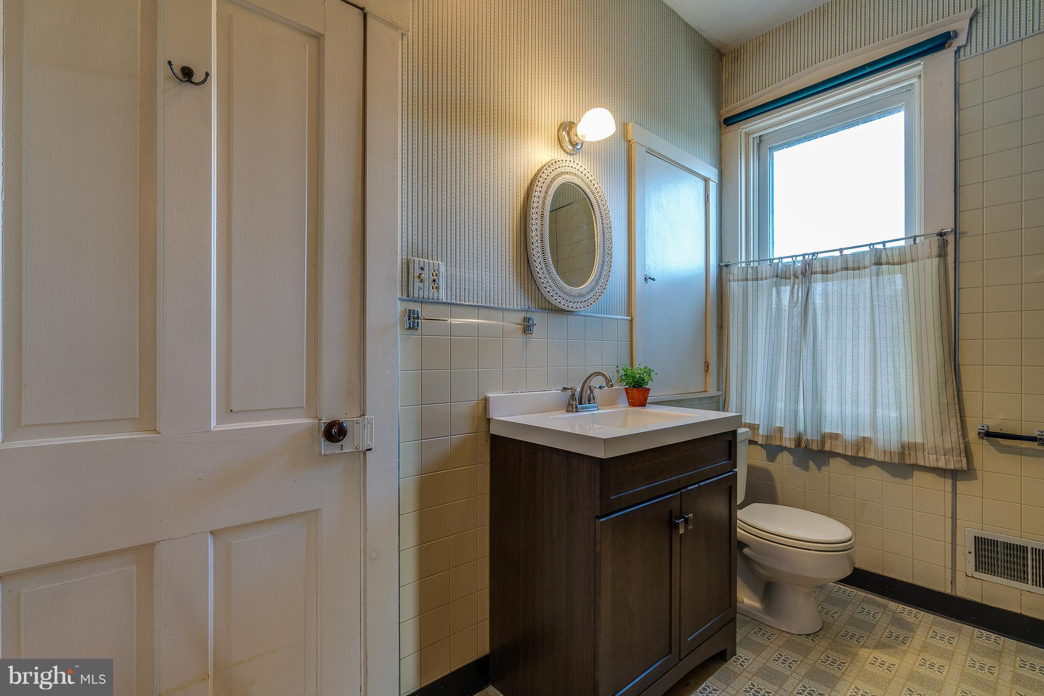 1154 Letort Road Conestoga, PA 17516 - Photo 22 of 44 Second floor bath with walk-in closet