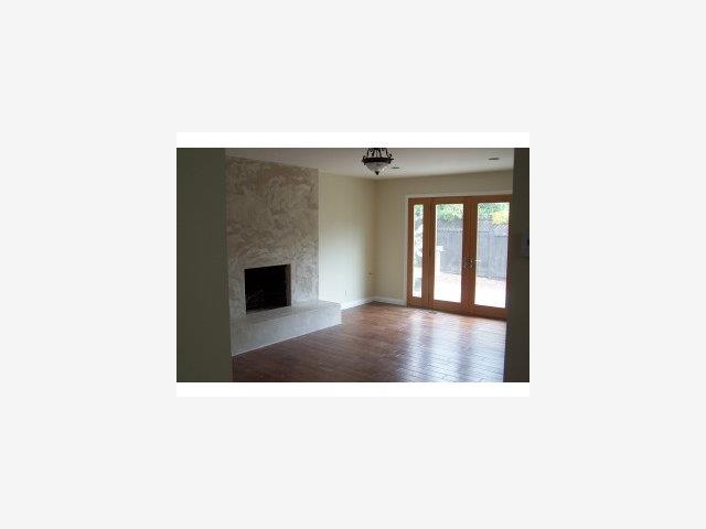 22550 Alcalde Road Cupertino, CA 95014 - Photo 2 of 9 a picture of a living room