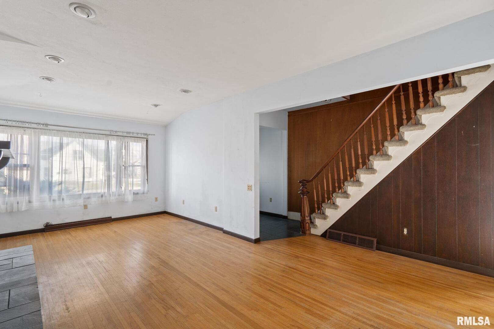 2709 16th Street Moline, IL 61265 - Photo 4 of 36