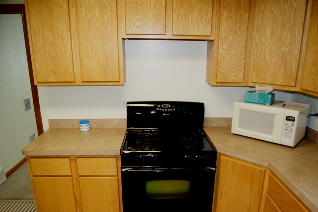 1818 Hillcrest Road Joliet, IL 60433 - Photo 4 of 24