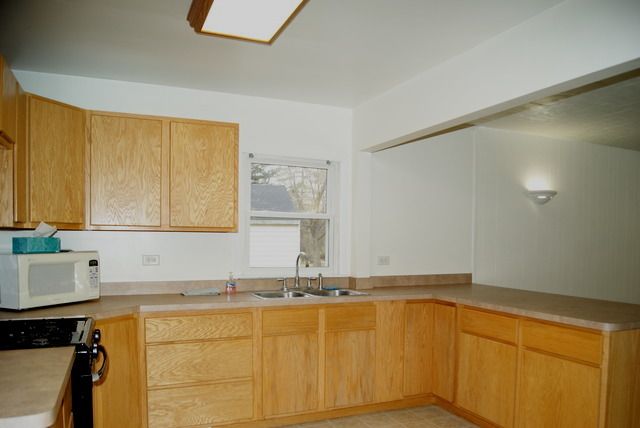 1818 Hillcrest Road Joliet, IL 60433 - Photo 5 of 24