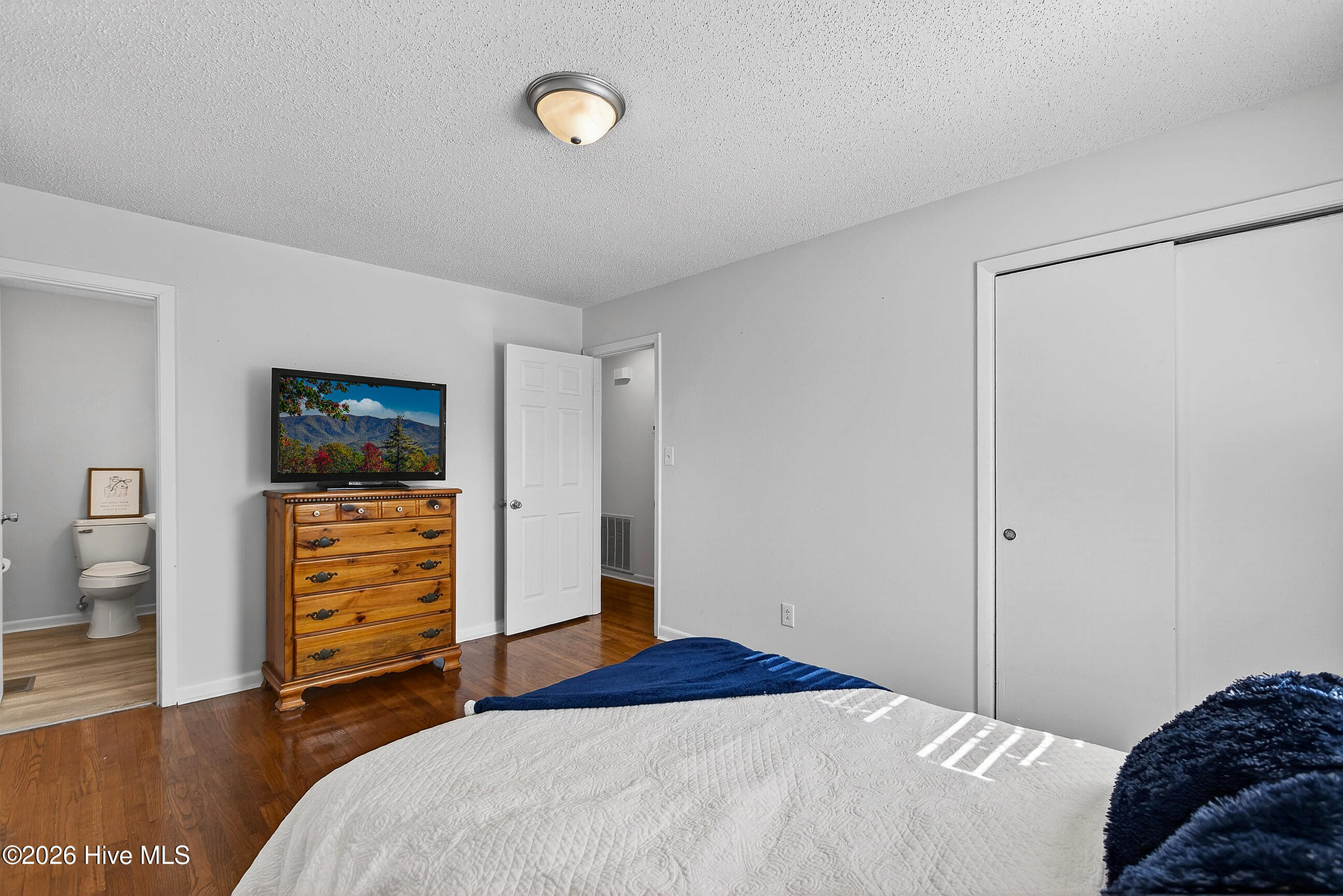 209 Cardinal Road Jacksonville, NC 28546 - Photo 14 of 26 Primary Bedroom