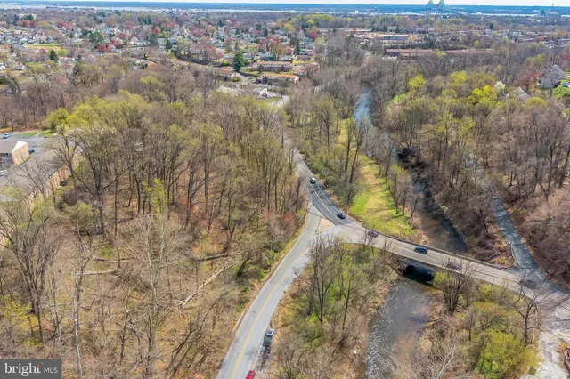 a view of residential houses with outdoor space