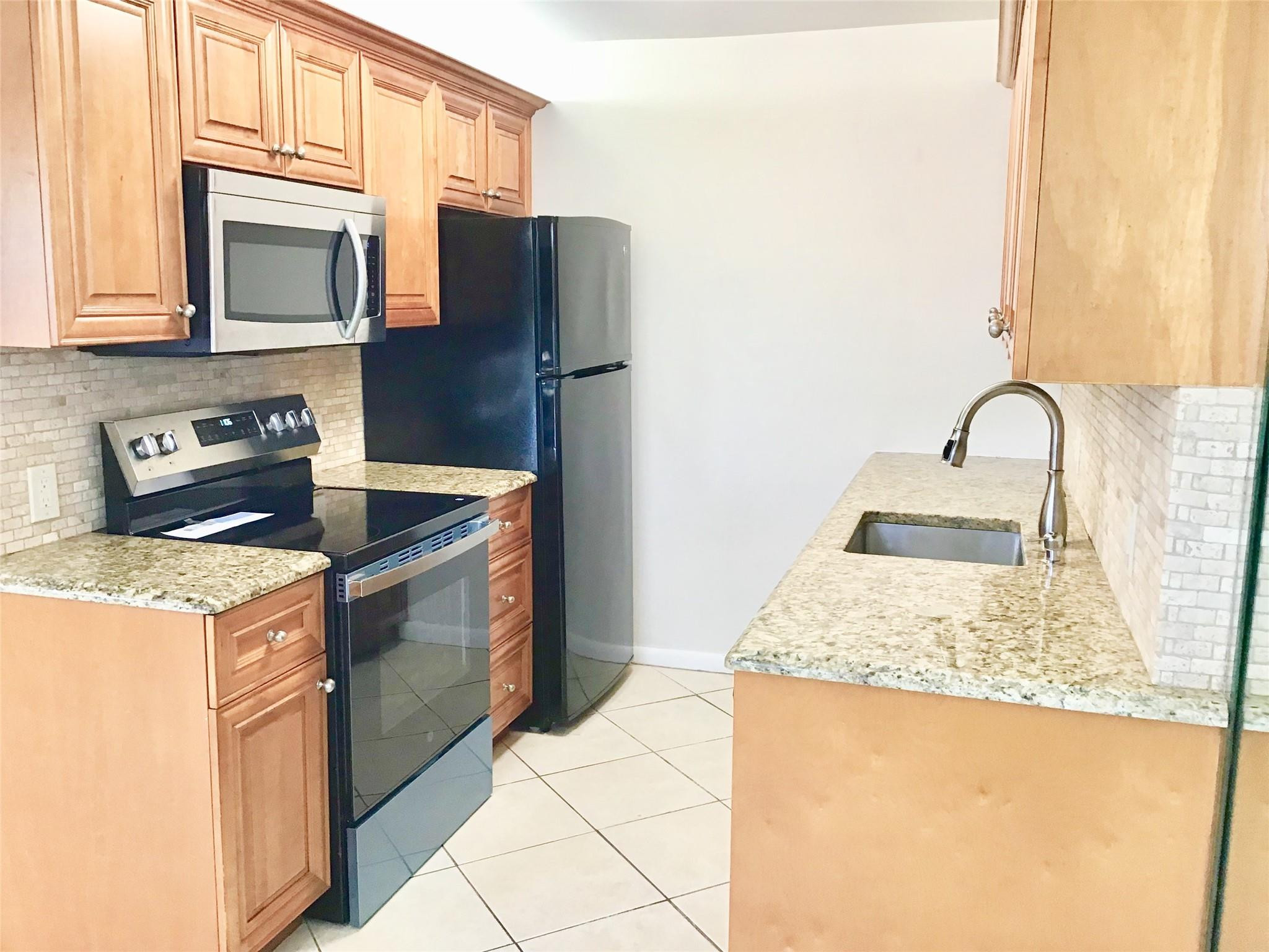 2035 Exeter, Unit 2035 Boca Raton, FL 33434 - Photo 1 of 34 Photo 1