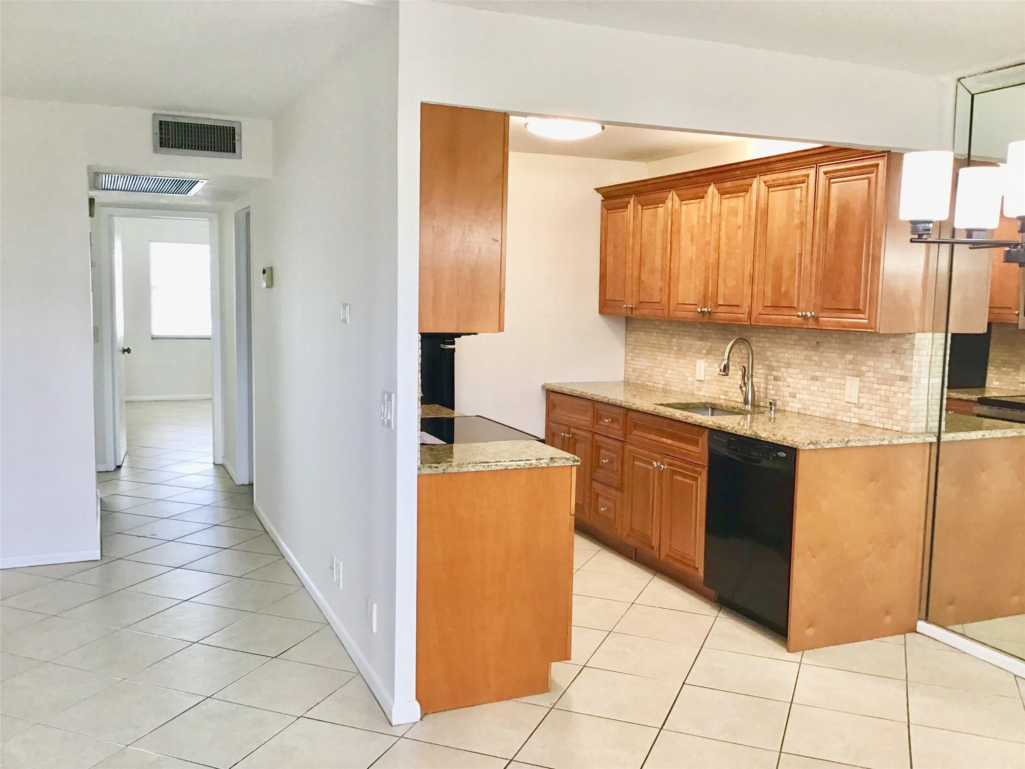 2035 Exeter, Unit 2035 Boca Raton, FL 33434 - Photo 2 of 34 Photo 2
