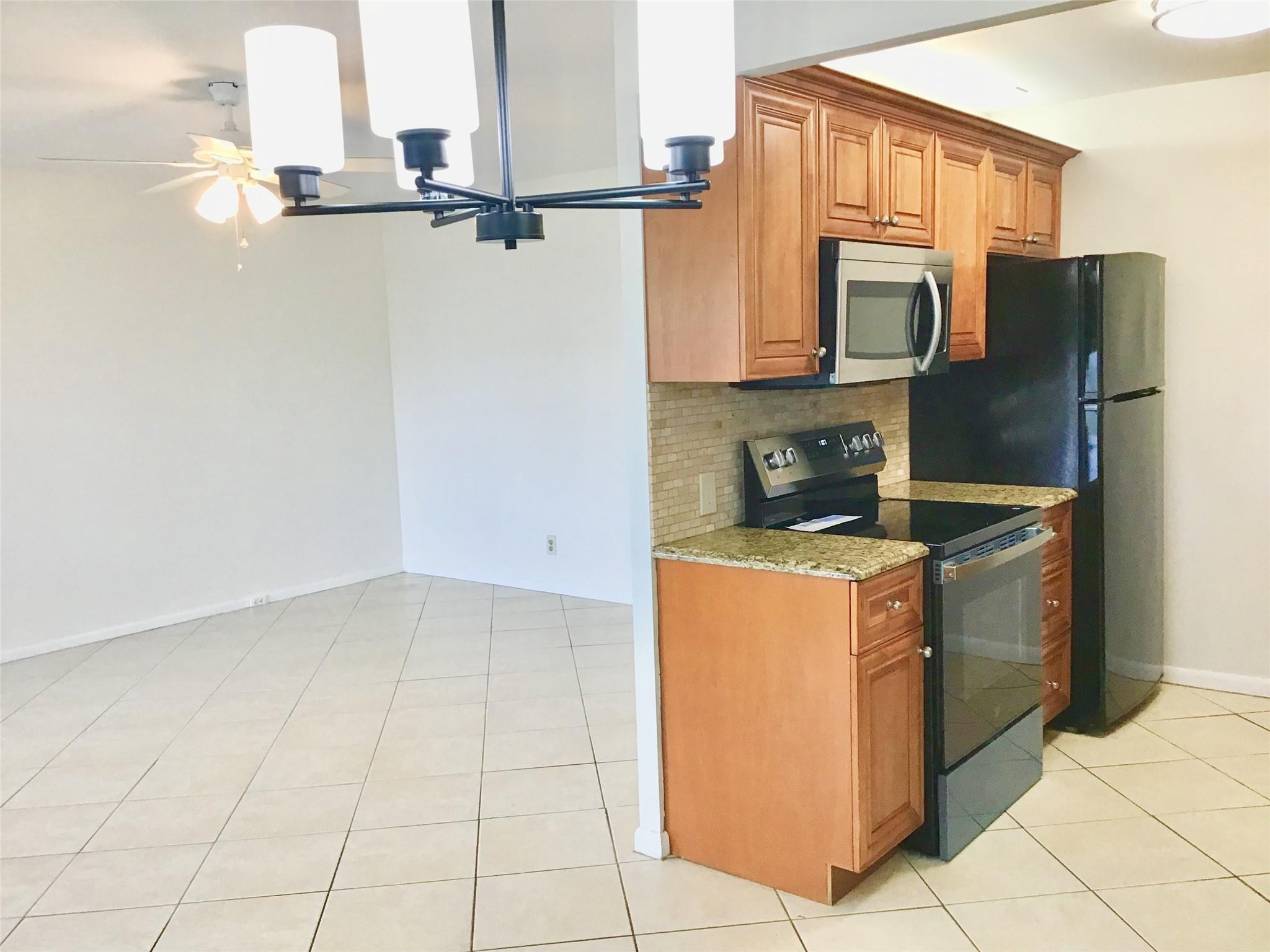 2035 Exeter, Unit 2035 Boca Raton, FL 33434 - Photo 7 of 34 Photo 7