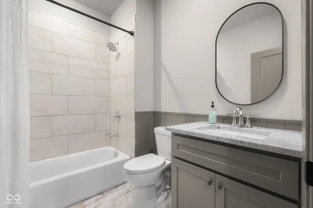 $399,000 | 403 Main Street, Hope, IN 47246