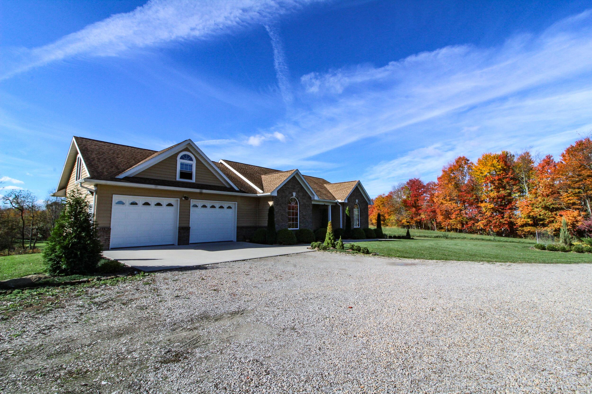 10968 Inland Road Cambridge, OH 43725 - Photo 4 of 50 Inland 4
