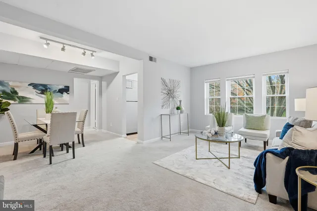 $399,000 | 1909 North Rhodes Street, Unit 30, Arlington, VA 22201