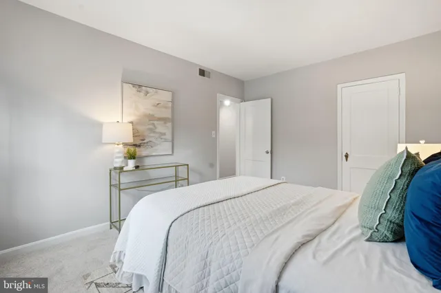 $399,000 | 1909 North Rhodes Street, Unit 30, Arlington, VA 22201