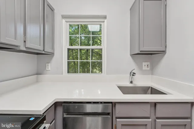 $399,000 | 1909 North Rhodes Street, Unit 30, Arlington, VA 22201
