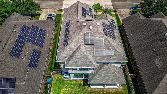 $345,000 | 15623 Hanover Breeze Lane, Houston, TX 77044