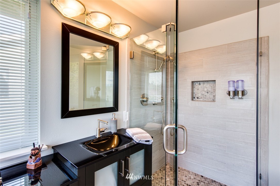 37529 Buck Road Northeast Hansville, WA 98340 - Photo 13 of 23 Gallery Image 13