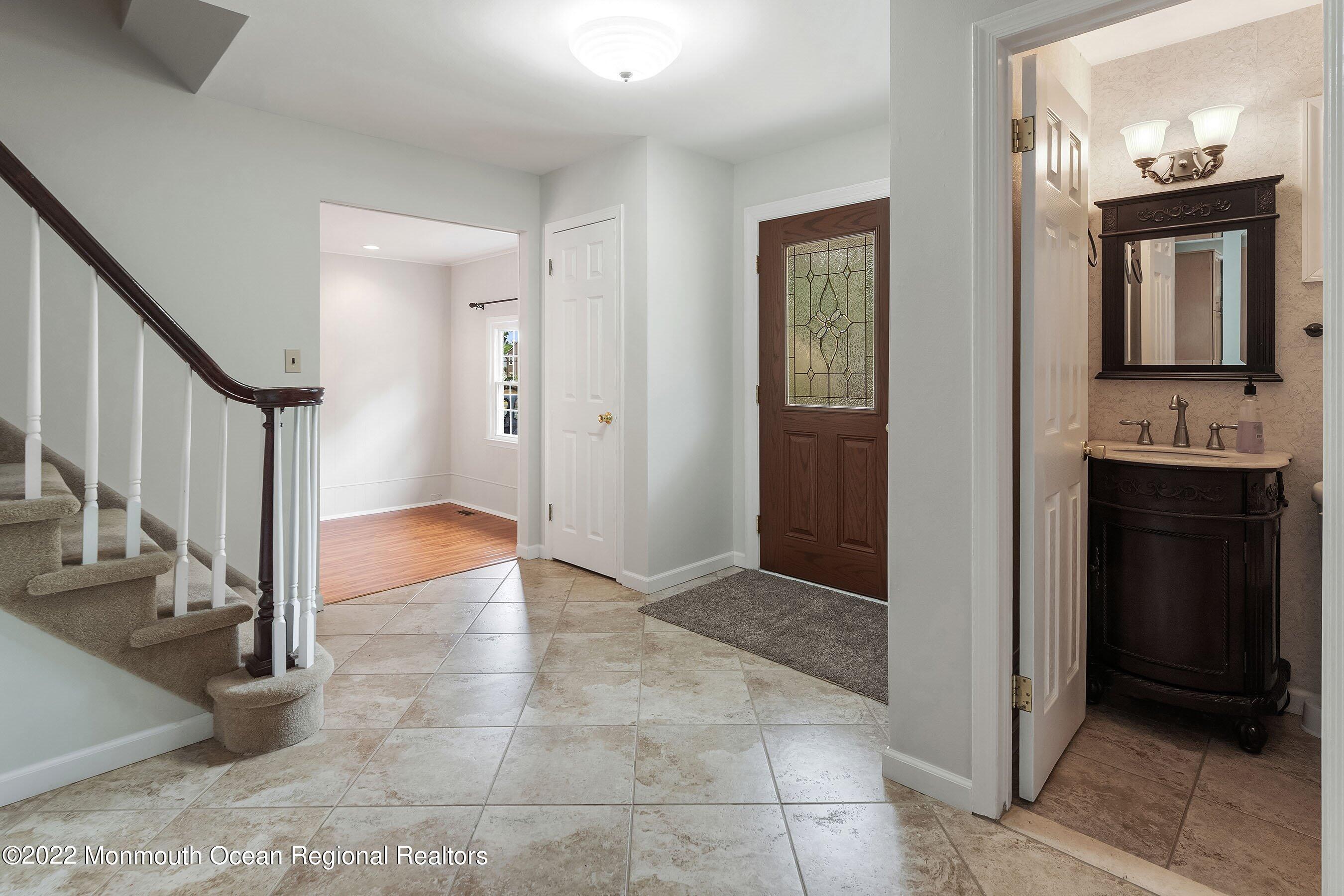 85 School Road West Marlboro, NJ 07746 - Photo 6 of 39 20-Int4 Foyer1.