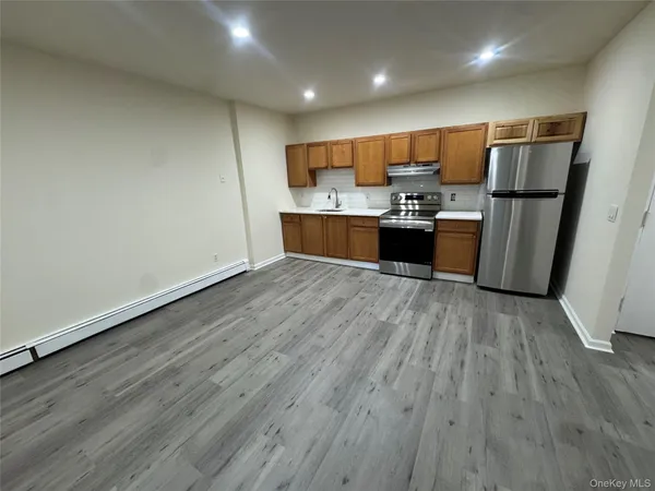 $2,600 | 167 Main Street, Unit 2, Beacon, NY 12508