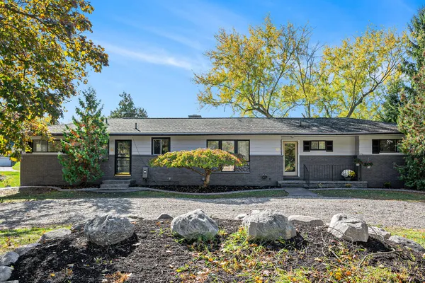 $374,900 | 60 Waldon Road, Clarkston, MI 48346