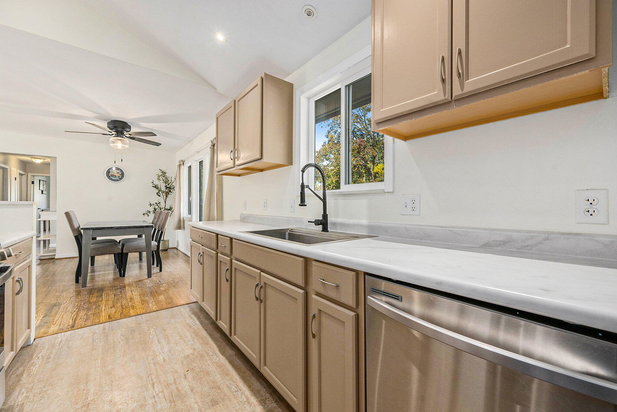 60 Waldon Road Clarkston, MI 48346 - Photo 16 of 49 012_file_625